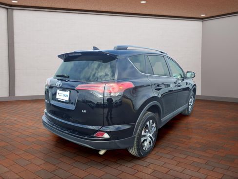 Used 2018 Toyota RAV4 LE w/ All Weather Liner Package image 8