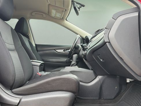 Used 2017 Nissan Rogue SV w/ SV Premium Package AWD/4WD image 11