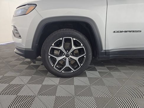 Used 2025 Jeep Compass Limited AWD/4WD image 7