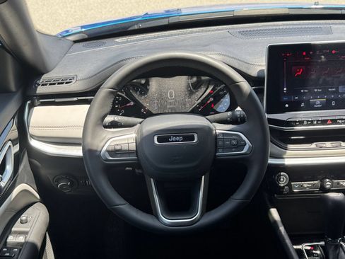Used 2025 Jeep Compass Limited AWD/4WD image 28