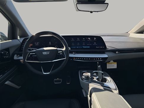 New 2026 Cadillac Optiq Luxury 1 image 23