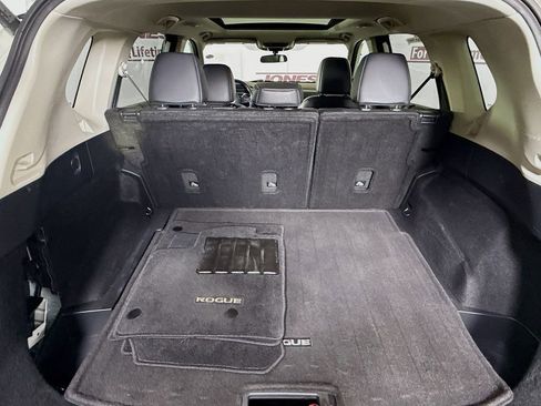 Certified 2021 Nissan Rogue SV w/ Premium Package image 29