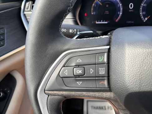 Certified 2025 Jeep Grand Cherokee Limited w/ Luxury Tech Group II AWD/4WD image 25