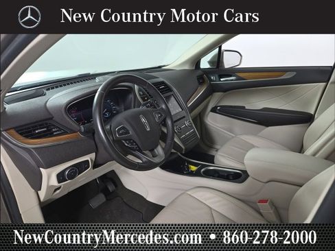 Used 2019 Lincoln MKC Select w/ Select Plus Package image 17