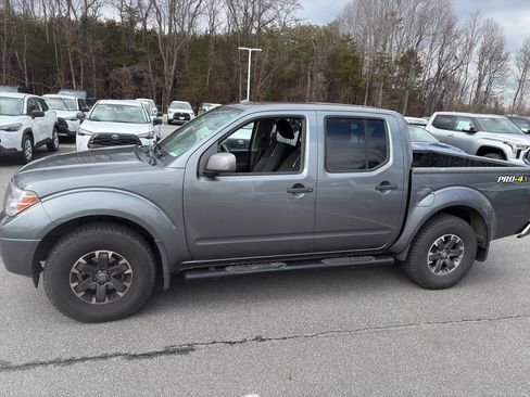 Used 2018 Nissan Frontier PRO-4X image 1