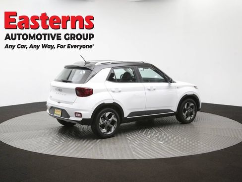Used 2025 Hyundai Venue Limited FWD image 41