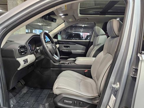 Used 2023 Honda Pilot Elite image 25