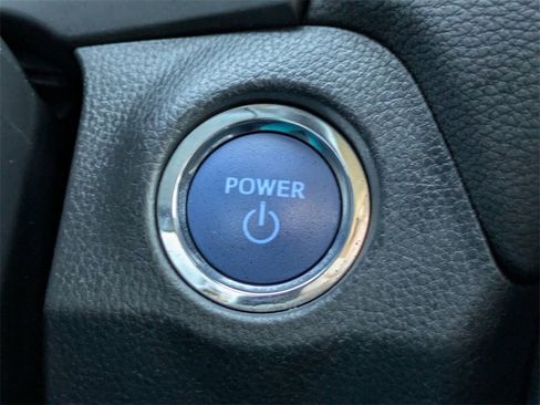 Certified 2022 Toyota RAV4 XLE image 29