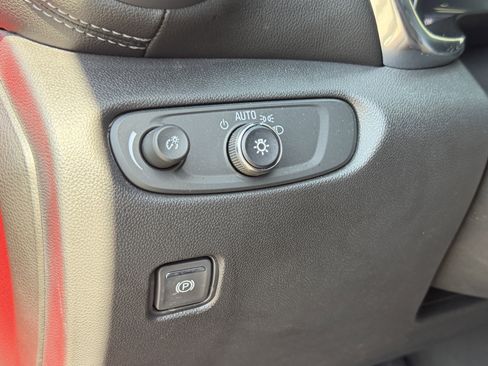 Used 2024 Chevrolet Blazer LT w/ Convenience Package image 11