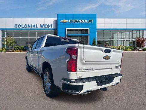 Used 2025 Chevrolet Silverado 1500 High Country w/ High Country Premium Package AWD/4WD image 5