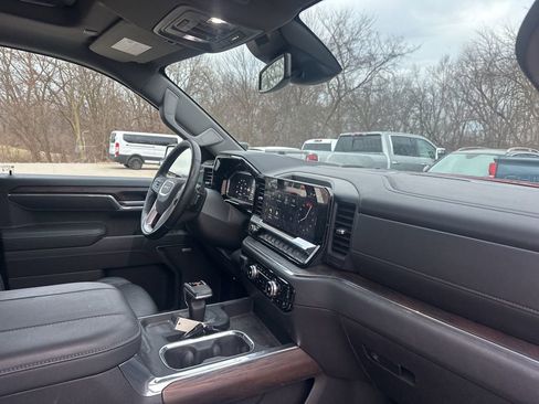 Used 2025 GMC Sierra 1500 SLT w/ SLT Premium Plus Package image 15