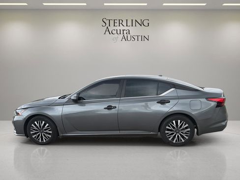 Used 2023 Nissan Altima 2.5 SV w/ SV Premium Package image 9