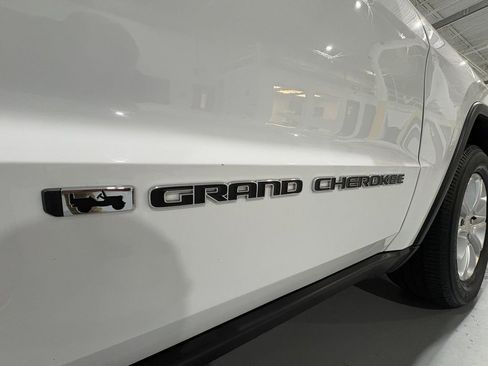 Used 2022 Jeep Grand Cherokee Laredo E w/ Security & Convenience Group AWD/4WD image 46