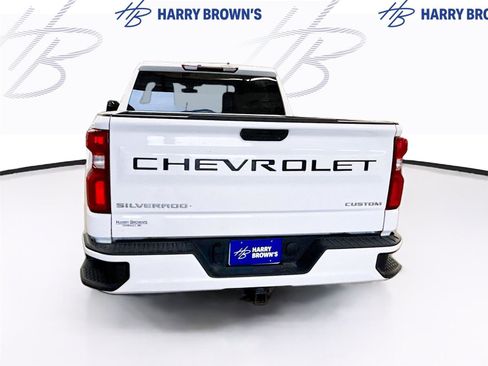 Used 2022 Chevrolet Silverado 1500 Custom w/ Safety Confidence Package AWD/4WD image 9