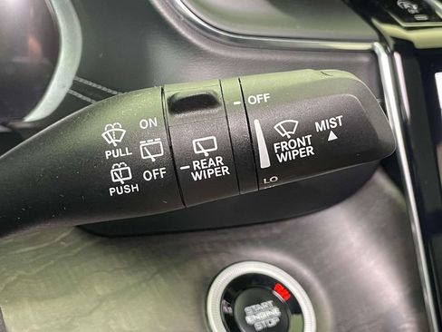 Used 2025 Jeep Grand Cherokee Overland AWD/4WD image 36