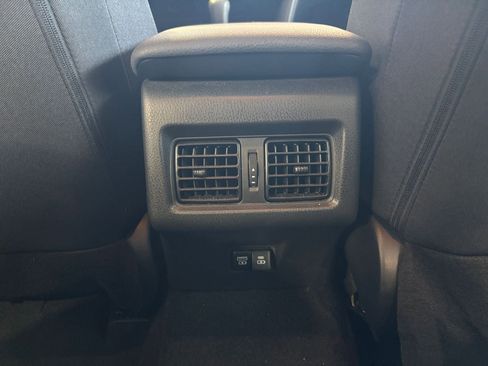 Used 2025 Toyota Camry LE image 27