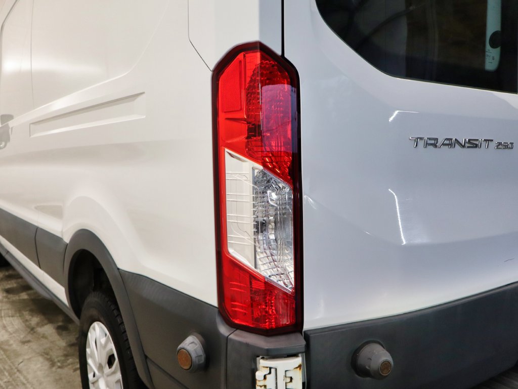 Used 2015 Ford Transit 250 148 Medium Roof RWD image 10