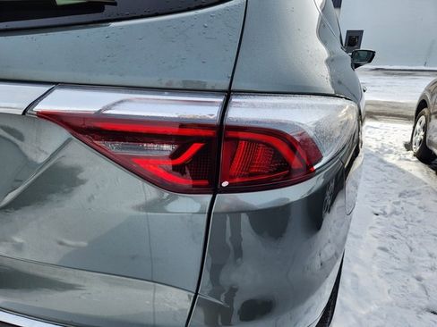 Used 2023 Buick Enclave Essence w/ Experience Buick Package image 5