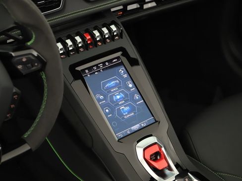 Used 2022 Lamborghini Huracan EVO RWD image 18