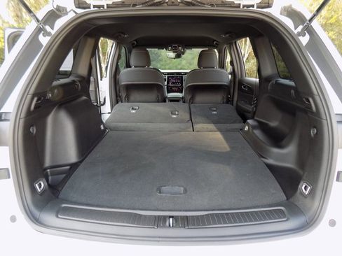 Certified 2024 Jeep Grand Cherokee Laredo w/ MOPAR Finishing Package image 29