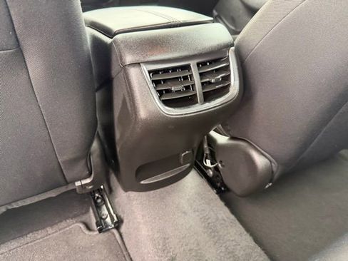 Used 2025 Chevrolet Malibu LT image 22