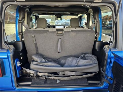 Used 2025 Jeep Wrangler Sport S image 9