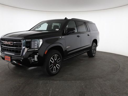 Used 2023 GMC Yukon XL AT4 w/ AT4 Premium Plus Package image 5