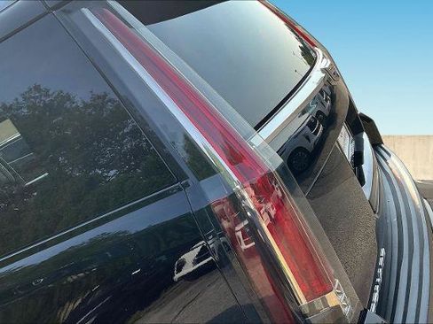 Used 2020 Cadillac Escalade Luxury AWD/4WD image 22