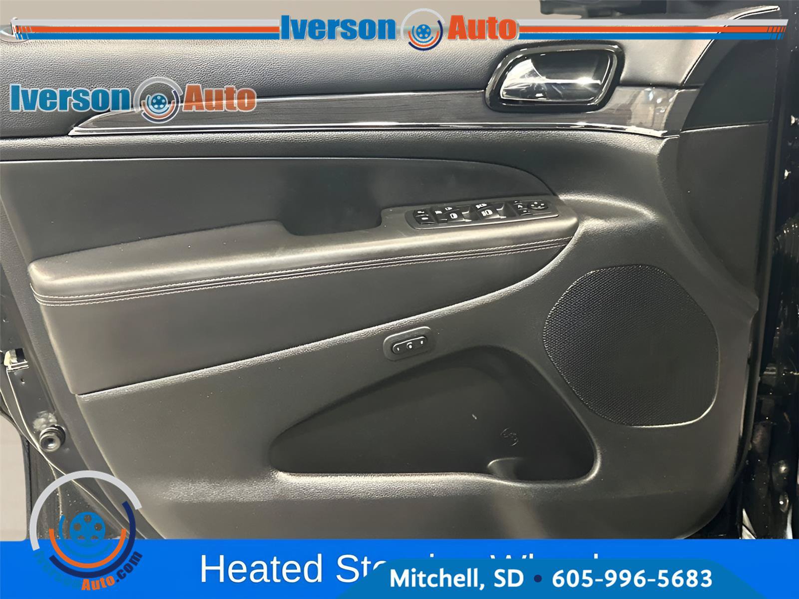 Used 2020 Jeep Grand Cherokee Overland AWD/4WD image 15