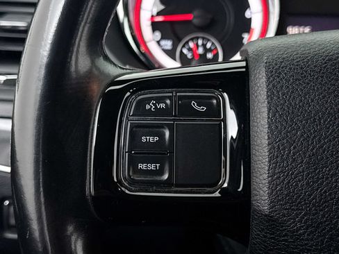 Used 2017 Dodge Grand Caravan SE FWD image 25