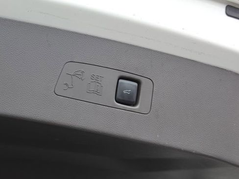 Certified 2022 Lincoln Corsair Reserve w/ Equipment Group 201A image 6