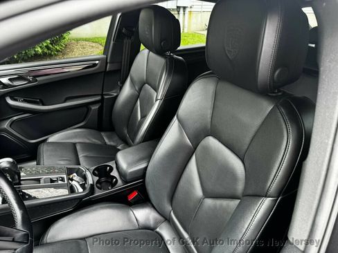 Used 2022 Porsche Macan AWD/4WD image 14