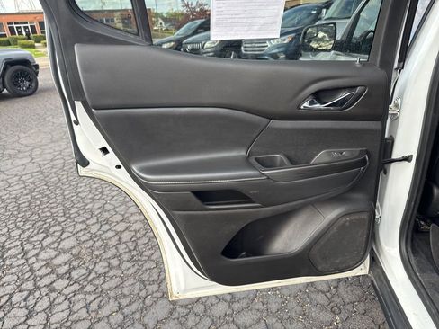 Used 2019 GMC Acadia SLT image 22