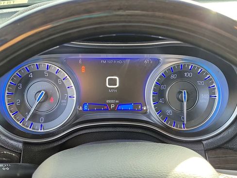 Used 2019 Chrysler 300 Limited RWD image 25