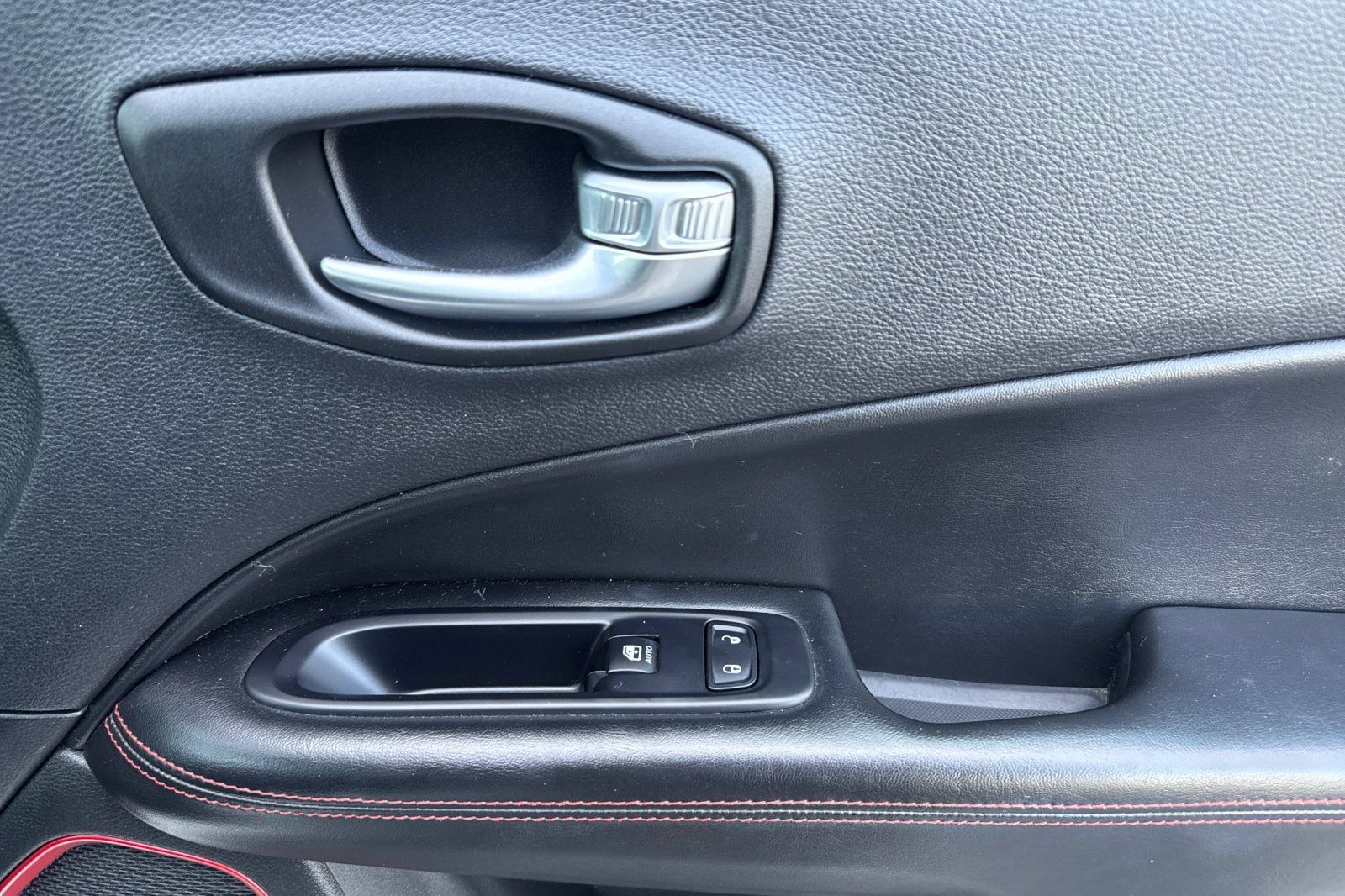 Used 2019 Jeep Compass Trailhawk AWD/4WD image 20