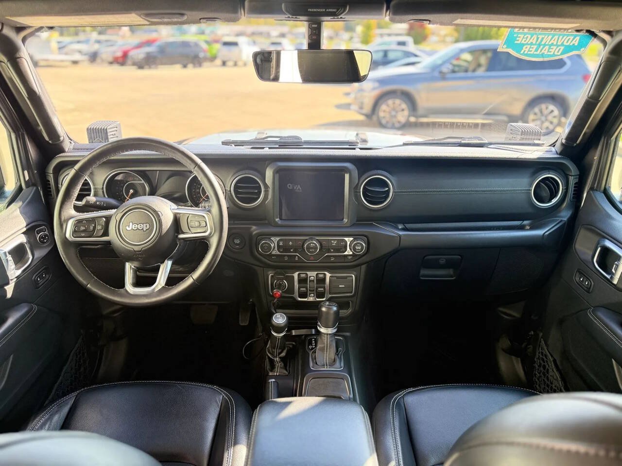 Used 2018 Jeep Wrangler Unlimited Sahara AWD/4WD image 17