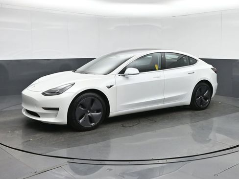 Used 2018 Tesla Model 3 Long Range image 3