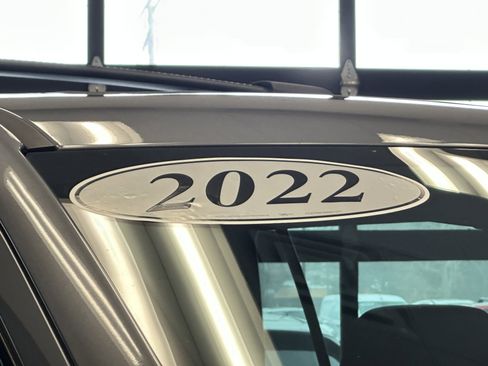 Used 2022 Chevrolet Tahoe LT w/ LT Signature Package image 45