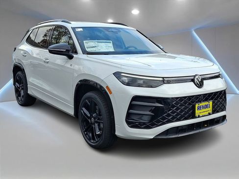 New 2026 Volkswagen Tiguan SE R-Line image 2