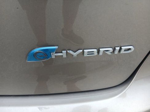 Used 2018 Chrysler Pacifica Limited w/ Advanced Safetytec Group image 16