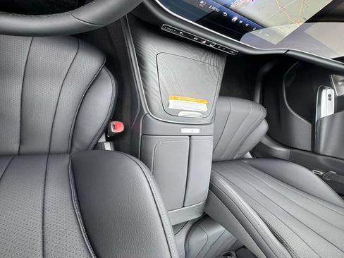 New 2026 Mercedes-Benz E 350 4MATIC Sedan image 16