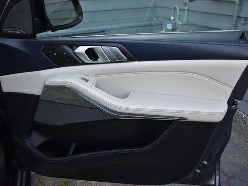 Used 2019 BMW X7 xDrive40i w/ Premium Package AWD/4WD image 40