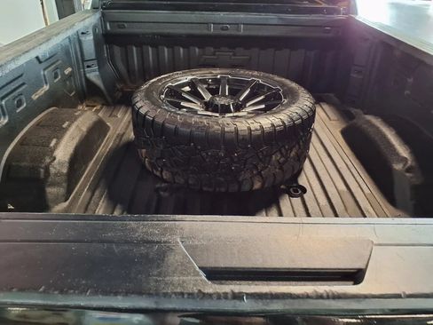Used 2022 Chevrolet Silverado 2500 LT w/ Convenience Package AWD/4WD image 6