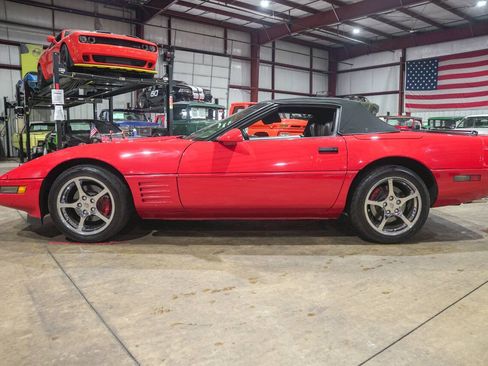 Used 1991 Chevrolet Corvette Convertible RWD image 21