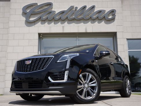 Used 2025 Cadillac XT5 Premium Luxury w/ Technology Package image 11