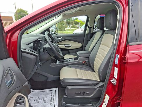 Used 2019 Ford Escape SEL image 17