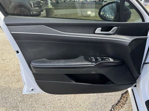 Used 2023 Kia K5 GT-Line image 10