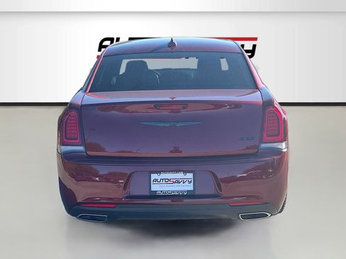 Used 2023 Chrysler 300 Touring w/ Safetytec Plus Group image 6
