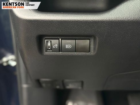 Used 2025 Toyota RAV4 XLE AWD/4WD image 21