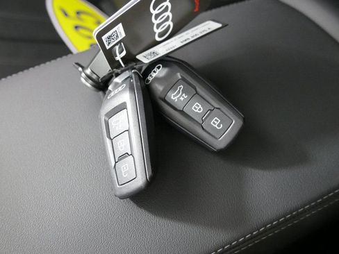 Used 2025 Audi Q5 Premium Plus w/ Premium Plus AWD/4WD image 20